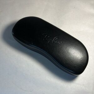 Ray-Ban Hard Clamshell Case with Polishing Cloth